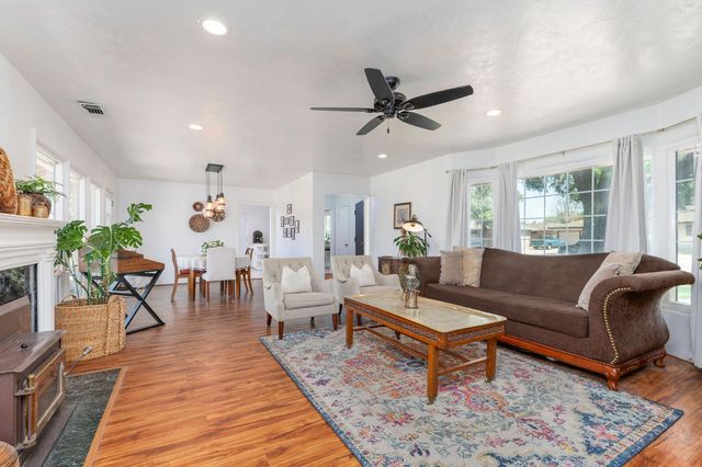 1305 Glenwood Dr, Modesto, CA 95350