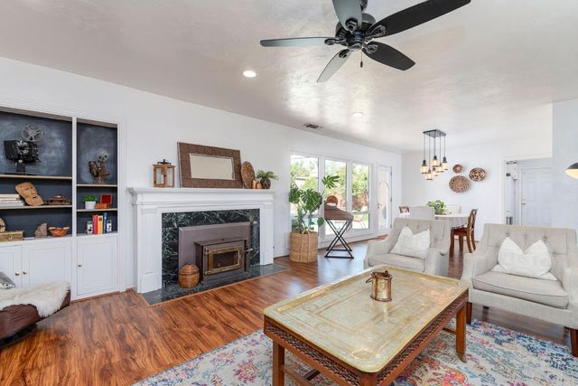 1305 Glenwood Dr, Modesto, CA 95350