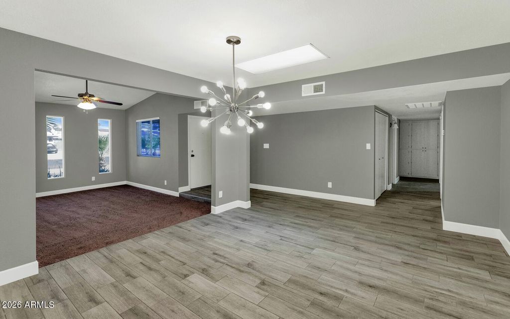 Image 10 of property listing at 4017 W GROVERS Avenue, Glendale, AZ 85308