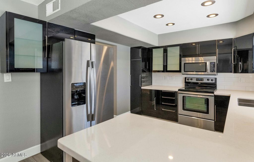 Image 17 of property listing at 4017 W GROVERS Avenue, Glendale, AZ 85308