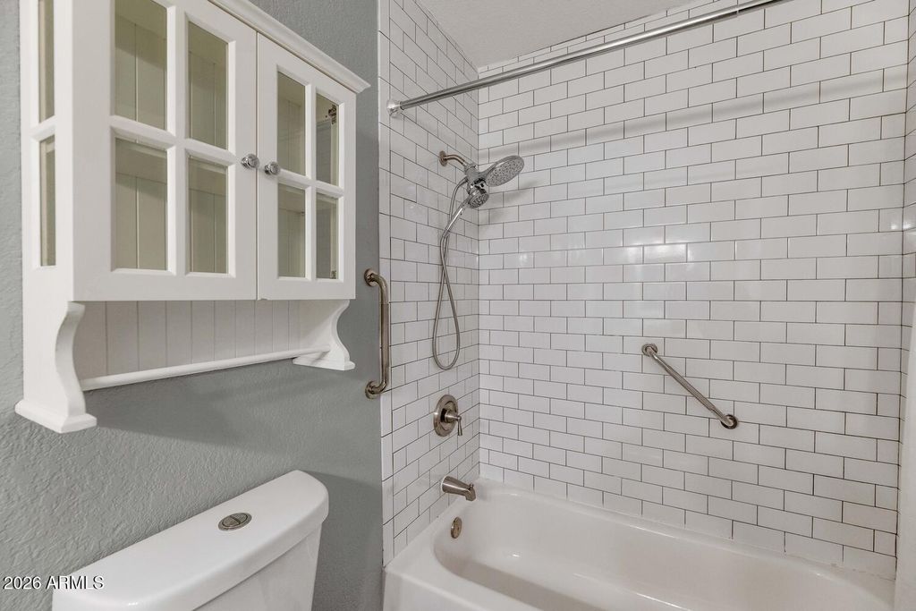 Image 26 of property listing at 4017 W GROVERS Avenue, Glendale, AZ 85308