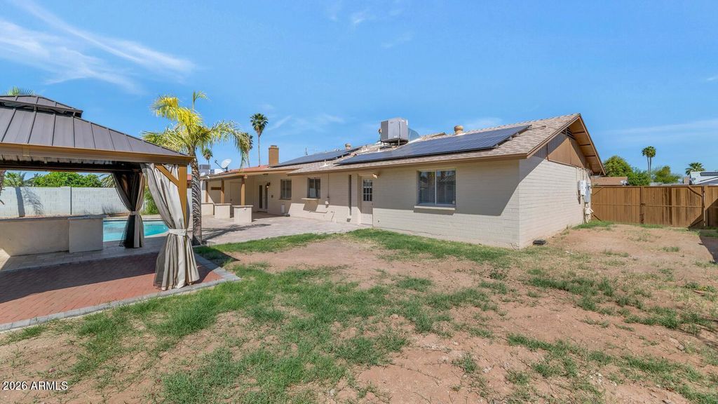 Image 33 of property listing at 4017 W GROVERS Avenue, Glendale, AZ 85308