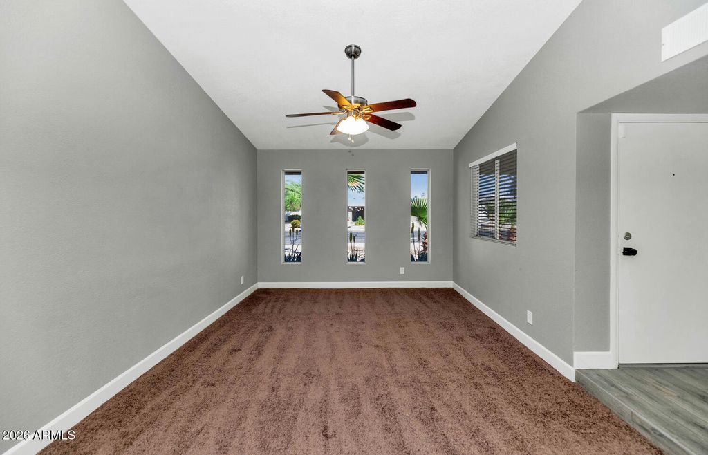Image 9 of property listing at 4017 W GROVERS Avenue, Glendale, AZ 85308