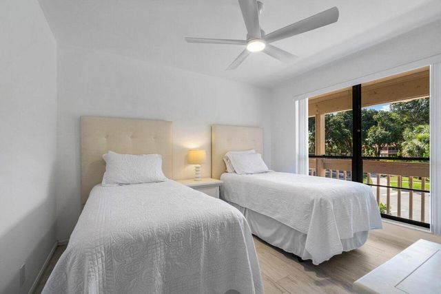 508 Brackenwood Place, Palm Beach Gardens, FL 33418