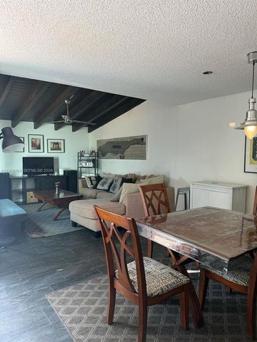 6936 SW 110th Ave, Miami, FL 33173