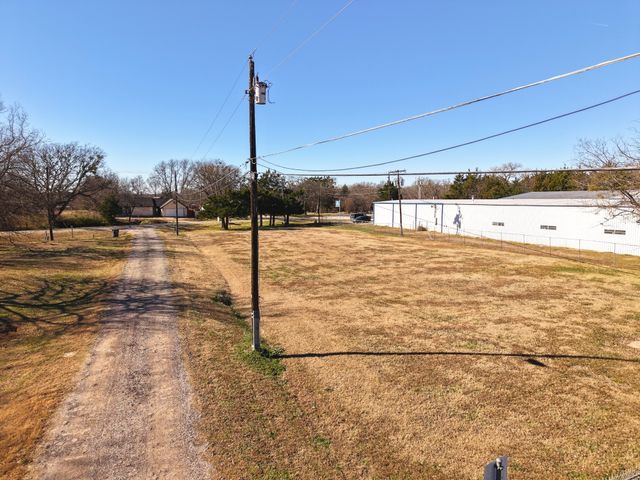 2517 S First Street, Sherman, TX 75090