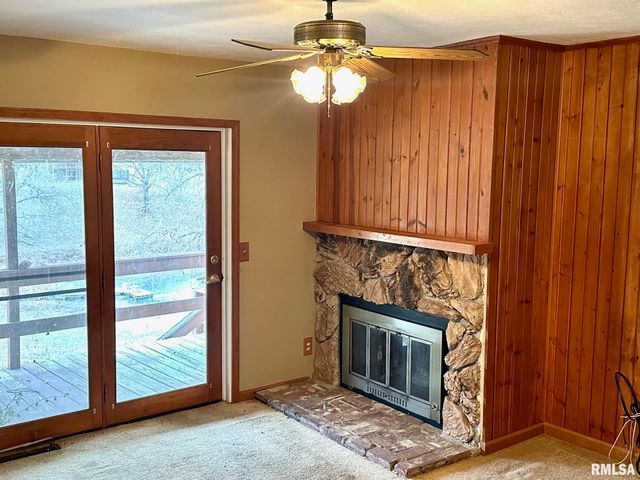 17 Springwater Drive, Jacksonville, IL 62650