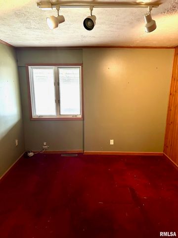 17 Springwater Drive, Jacksonville, IL 62650