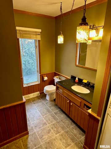 17 Springwater Drive, Jacksonville, IL 62650