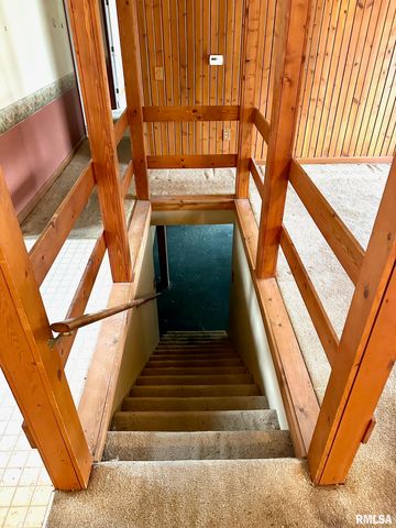 17 Springwater Drive, Jacksonville, IL 62650