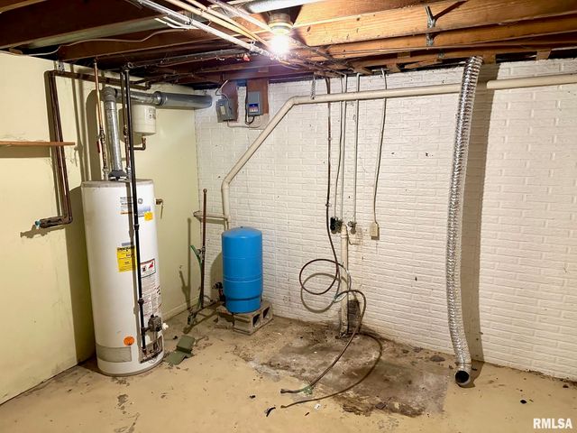 17 Springwater Drive, Jacksonville, IL 62650