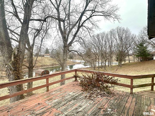 17 Springwater Drive, Jacksonville, IL 62650