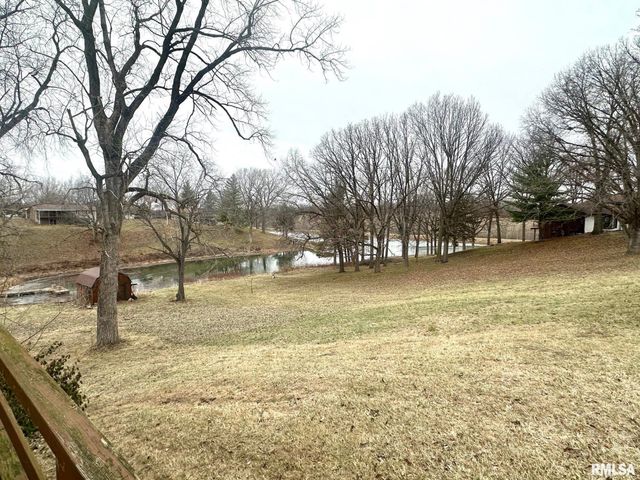 17 Springwater Drive, Jacksonville, IL 62650