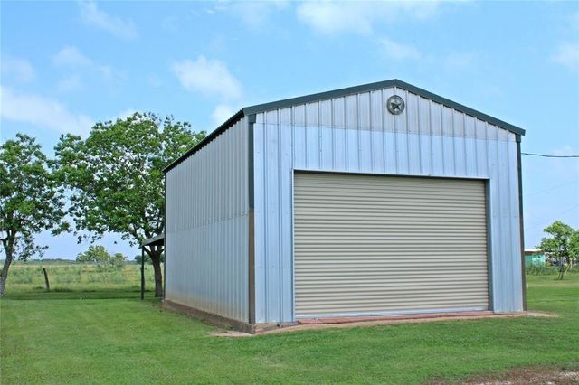 223 Baracuda Drive, Palacios, TX 77465