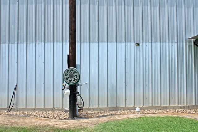 223 Baracuda Drive, Palacios, TX 77465