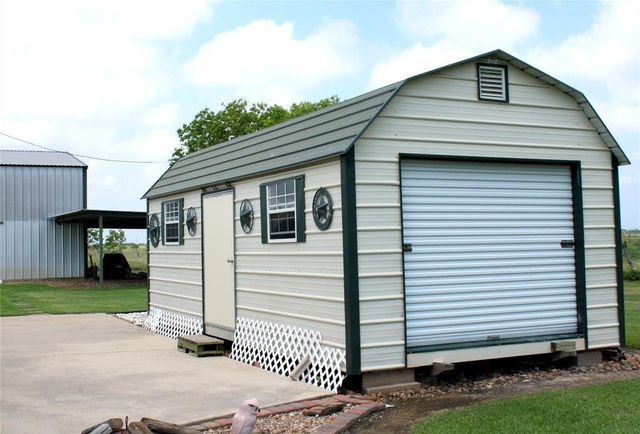 223 Baracuda Drive, Palacios, TX 77465