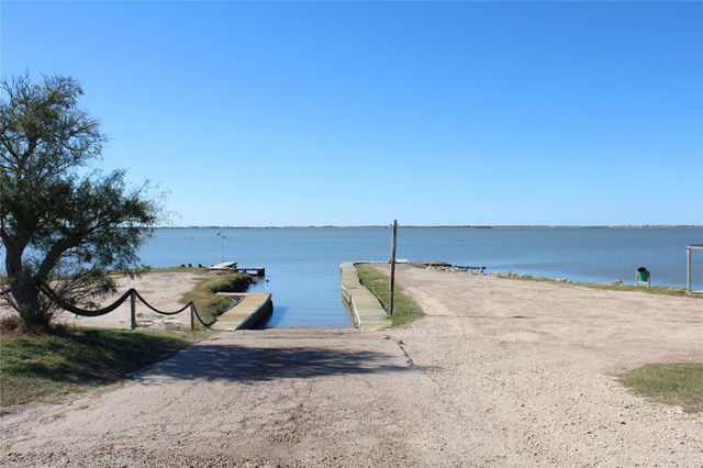 223 Baracuda Drive, Palacios, TX 77465