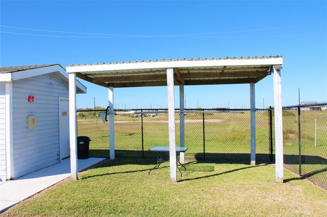 223 Baracuda Drive, Palacios, TX 77465