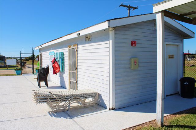 223 Baracuda Drive, Palacios, TX 77465