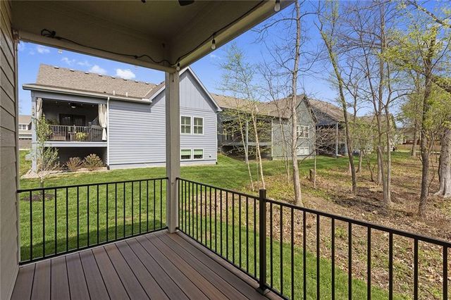 717 Riverwood Drive, Liberty, MO 64068