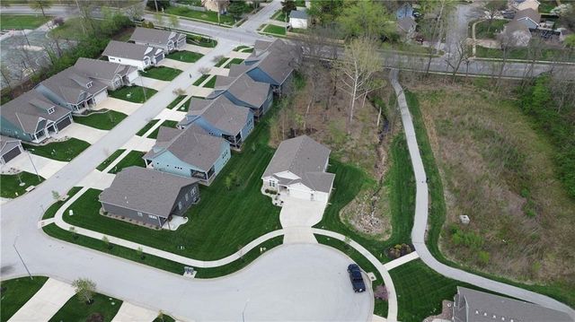 717 Riverwood Drive, Liberty, MO 64068