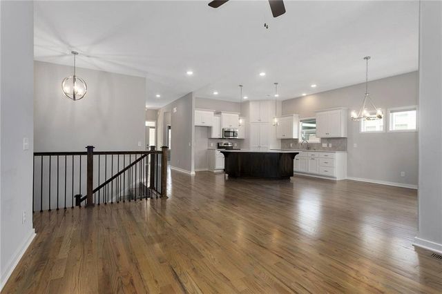 717 Riverwood Drive, Liberty, MO 64068