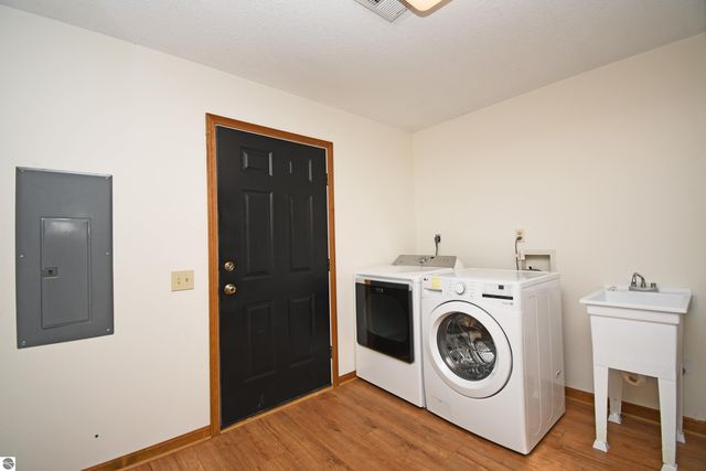 4927 S US-23, Greenbush, MI 48738