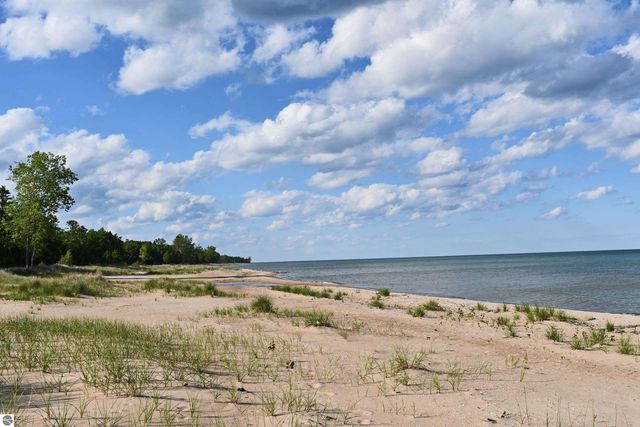 4927 S US-23, Greenbush, MI 48738