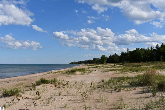 4927 S US-23, Greenbush, MI 48738