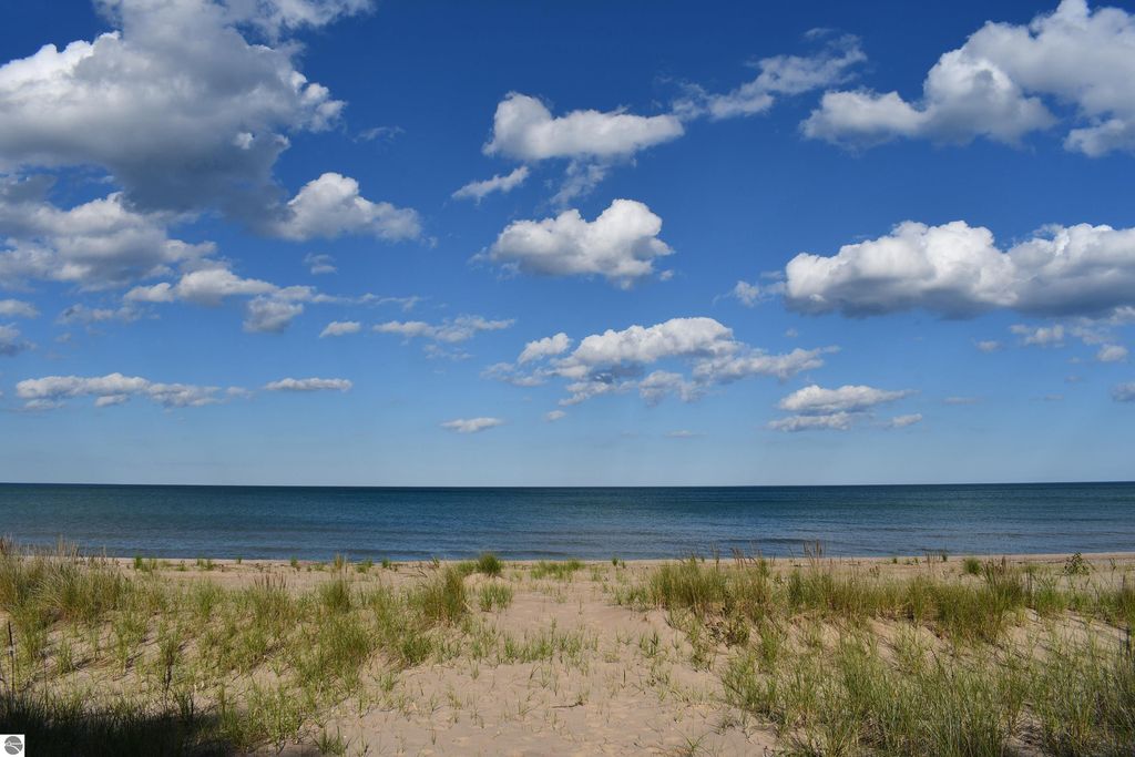 4927 S US-23, Greenbush, MI 48738