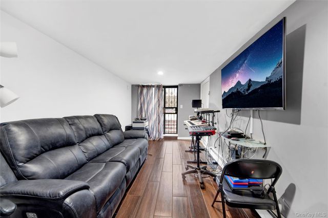 721 Thieriot Avenue, Bronx, NY 10473