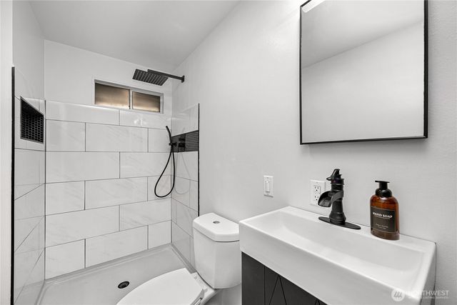 3341 Moody Street, Mount Vernon, WA 98274