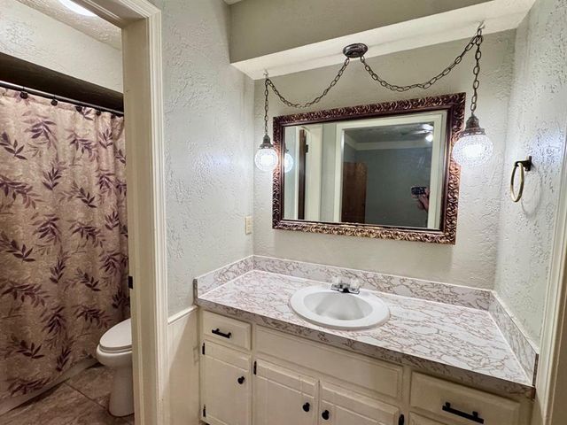 3812 NE 142nd Circle, Edmond, OK 73013