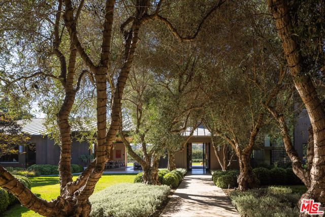 859 Woodacres Road, Santa Monica, CA 90402