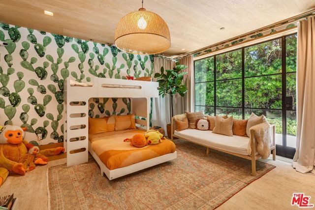 859 Woodacres Road, Santa Monica, CA 90402