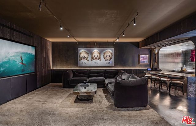 859 Woodacres Road, Santa Monica, CA 90402