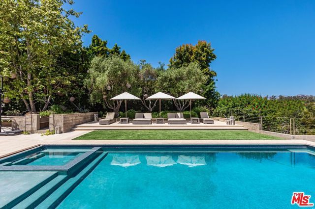 859 Woodacres Road, Santa Monica, CA 90402