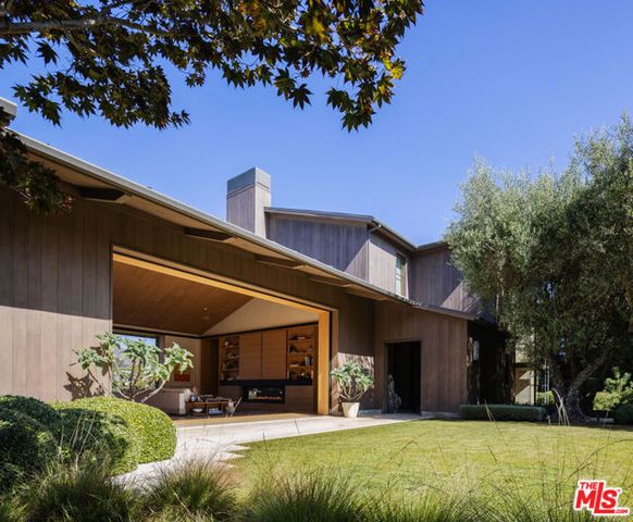 859 Woodacres Road, Santa Monica, CA 90402