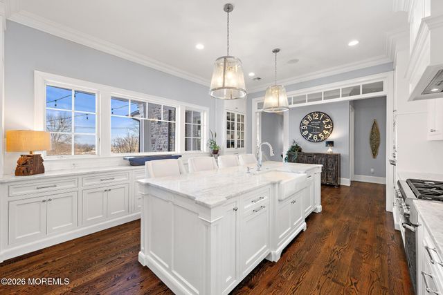 9 Beacon Hill Road, Atlantic Highlands, NJ 07716