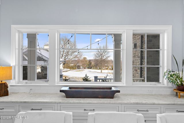 9 Beacon Hill Road, Atlantic Highlands, NJ 07716