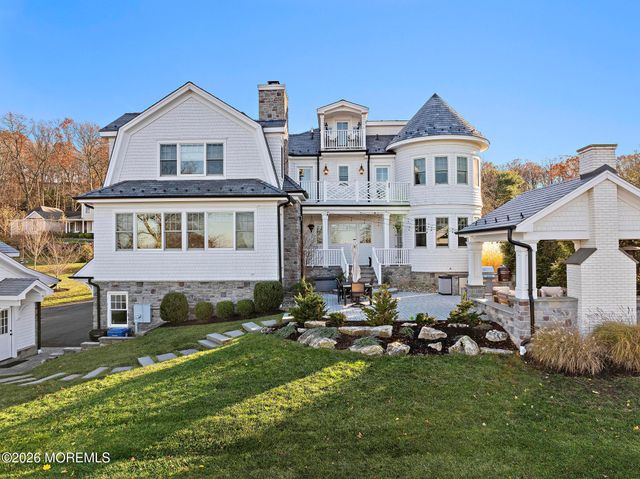 9 Beacon Hill Road, Atlantic Highlands, NJ 07716