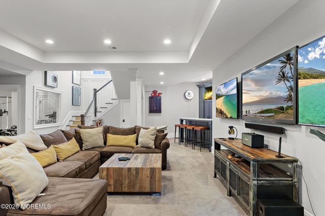 9 Beacon Hill Road, Atlantic Highlands, NJ 07716