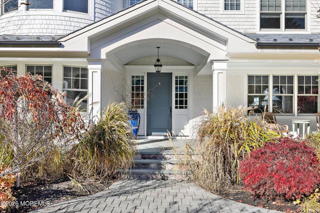 9 Beacon Hill Road, Atlantic Highlands, NJ 07716