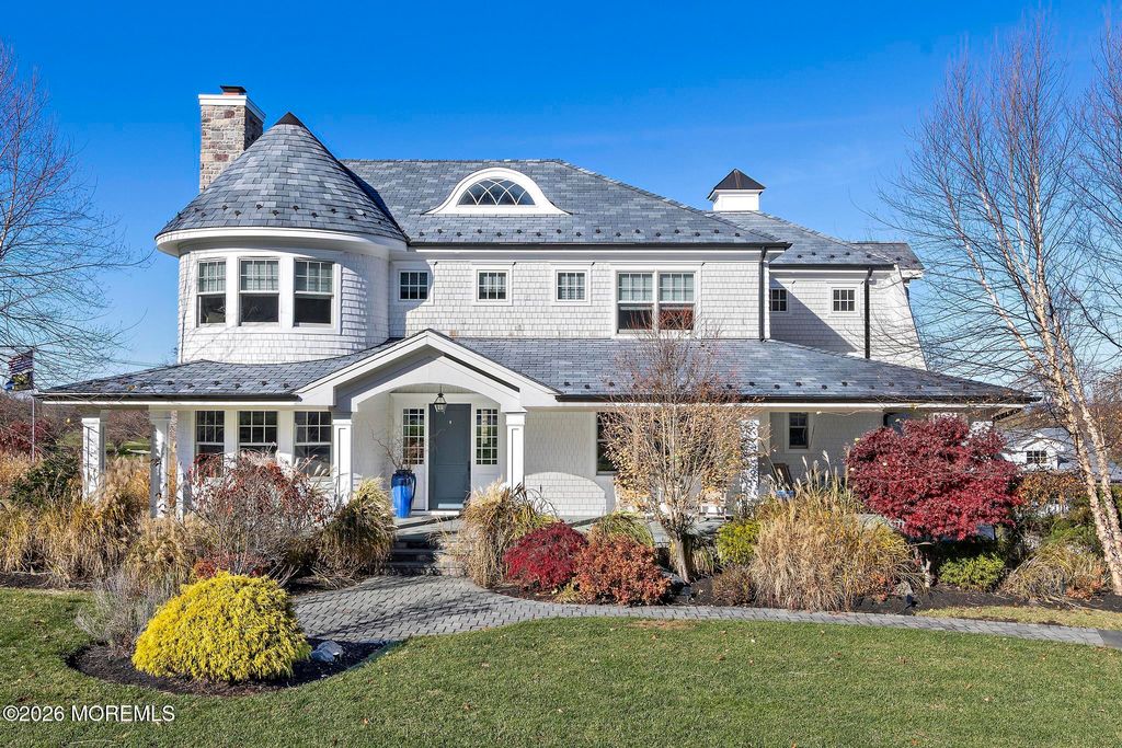 9 Beacon Hill Road, Atlantic Highlands, NJ 07716