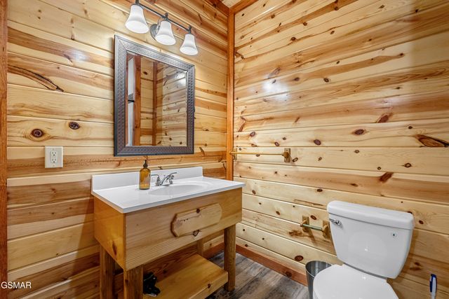 1628 Barn Door Lane, Sevierville, TN 37862