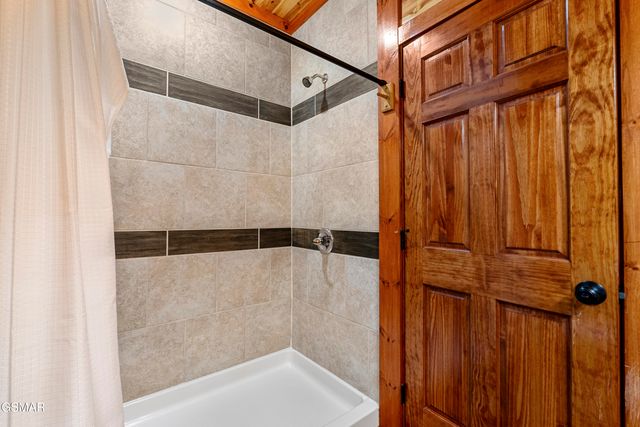 1628 Barn Door Lane, Sevierville, TN 37862