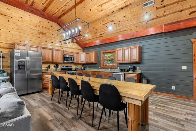 1628 Barn Door Lane, Sevierville, TN 37862