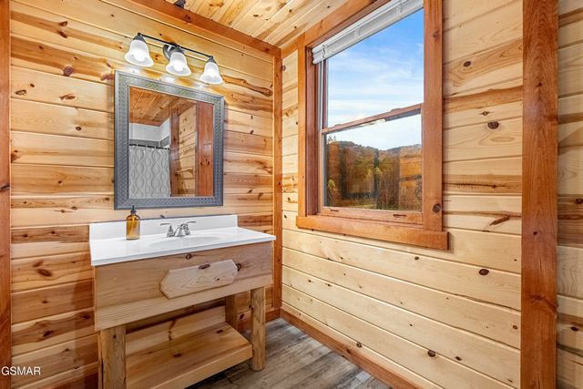 1628 Barn Door Lane, Sevierville, TN 37862