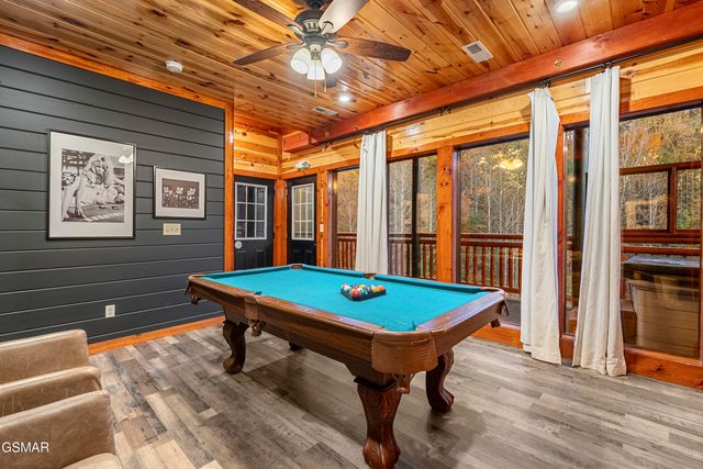 1628 Barn Door Lane, Sevierville, TN 37862
