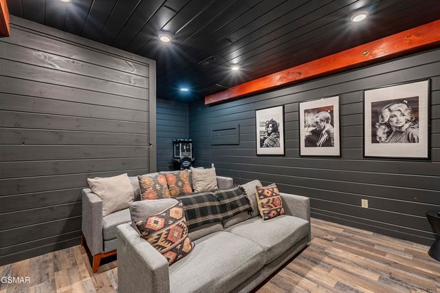 1628 Barn Door Lane, Sevierville, TN 37862